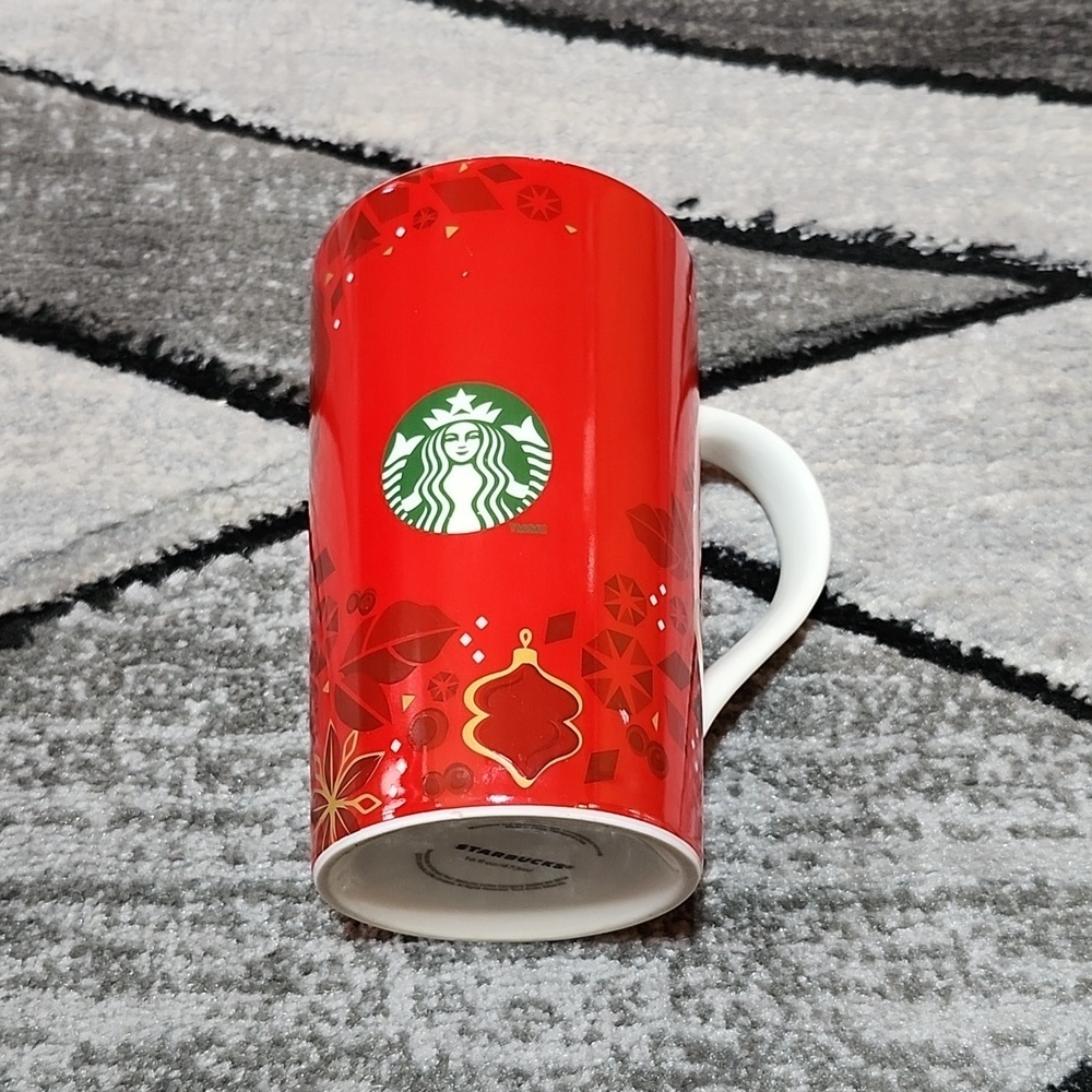 STARBUCKS 2013 RETIRED HOLIDAY ORNAMENT TALL RED 16 OZ MUG CUP
